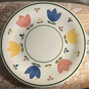 🌷 Like New! Johnson Bros "Nicole" Dinner Plate | Spring Florals 🌷 10.5” 1992
